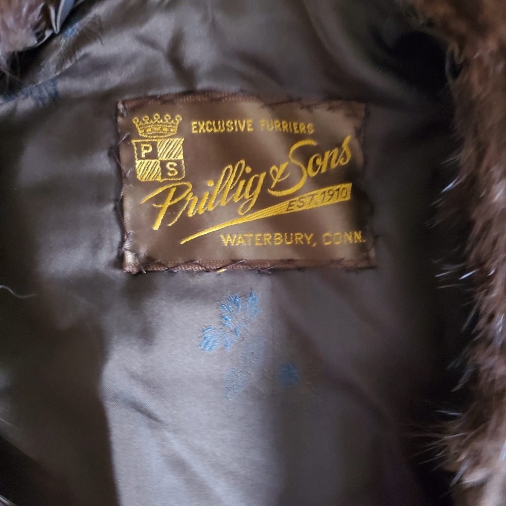 Vintage Fur Shawl - Picture 2 of 4